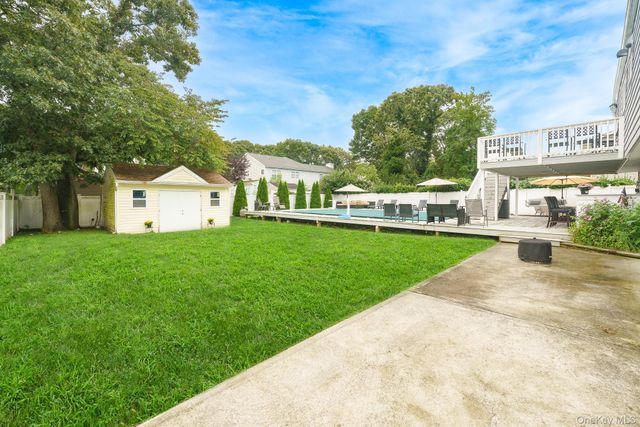 341 Avenue B, Ronkonkoma, NY 11779