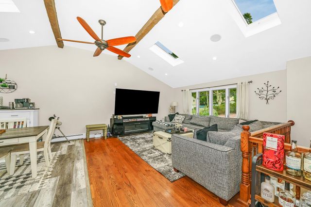 341 Avenue B, Ronkonkoma, NY 11779