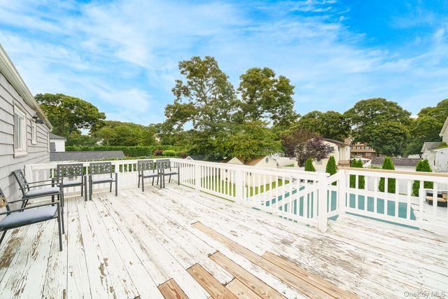 341 Avenue B, Ronkonkoma, NY 11779
