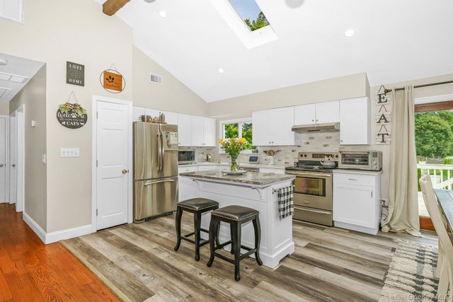341 Avenue B, Ronkonkoma, NY 11779