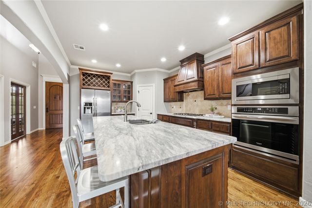 9406 S Sandusky Place, Tulsa, OK 74137