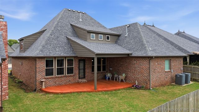 9406 S Sandusky Place, Tulsa, OK 74137