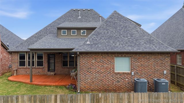 9406 S Sandusky Place, Tulsa, OK 74137