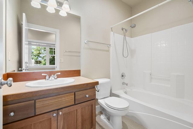 891 NE Wiest Way, Bend, OR 97701