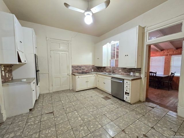 530 Doeppenschmidt, New Braunfels, TX 78132