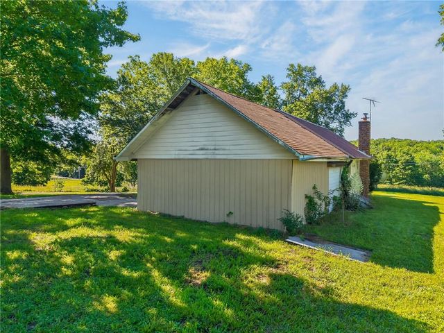 13424 Henson Road, Holt, MO 64048