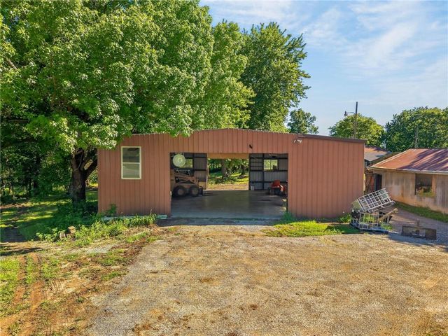 13424 Henson Road, Holt, MO 64048
