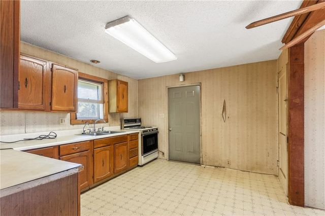 13424 Henson Road, Holt, MO 64048