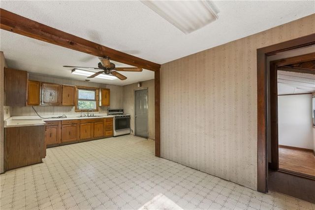 13424 Henson Road, Holt, MO 64048