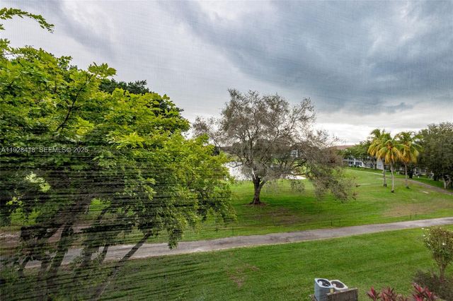 13450 SW 3rd St 306D, Pembroke Pines, FL 33027