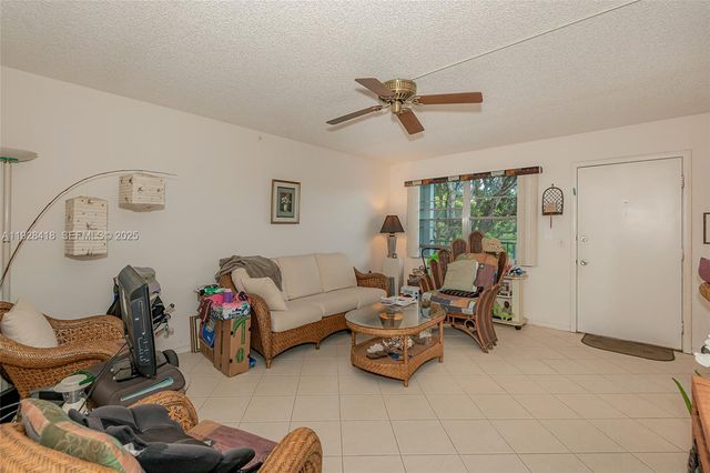13450 SW 3rd St 306D, Pembroke Pines, FL 33027