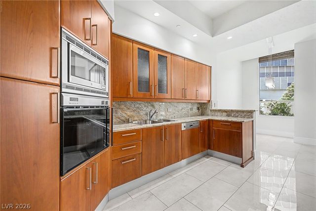 2877 Paradise Road 104, Las Vegas, NV 89109