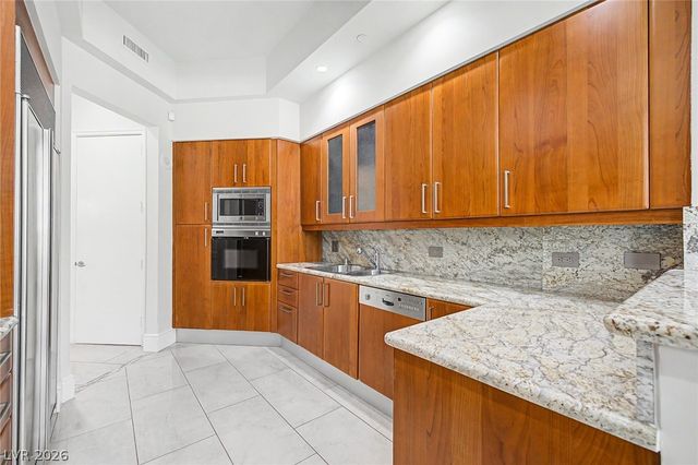 2877 Paradise Road 104, Las Vegas, NV 89109