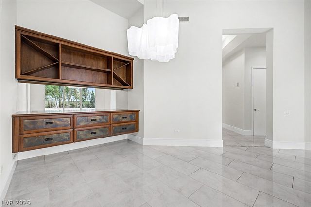 2877 Paradise Road 104, Las Vegas, NV 89109