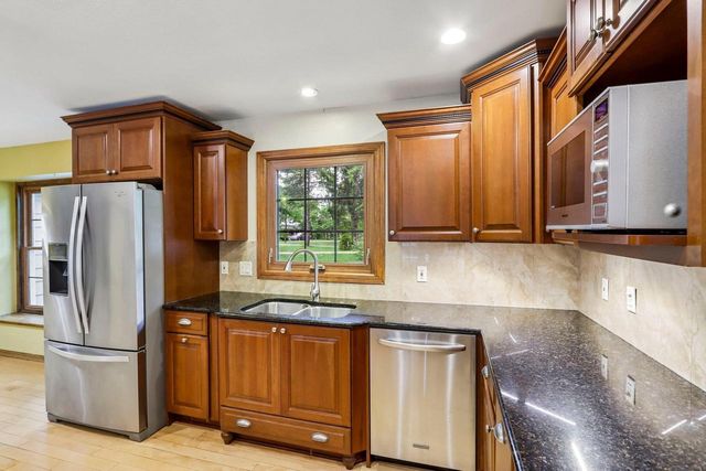 4550 Sundance Court, Cottage Grove, WI 53527