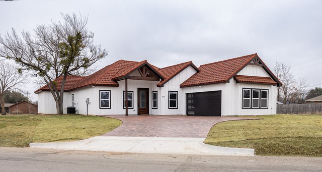 104 Mansfield Road, Cleburne, TX 76031