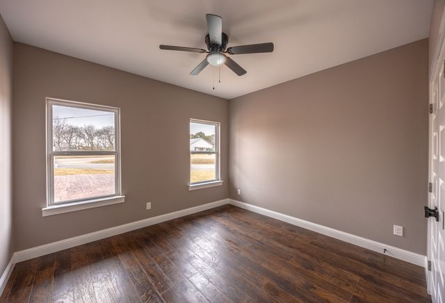 104 Mansfield Road, Cleburne, TX 76031