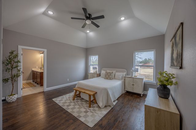 104 Mansfield Road, Cleburne, TX 76031