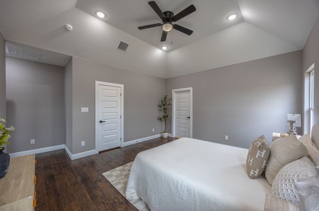 104 Mansfield Road, Cleburne, TX 76031