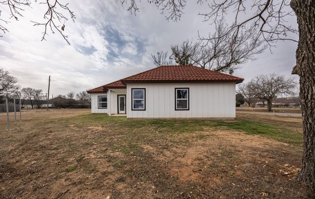 104 Mansfield Road, Cleburne, TX 76031