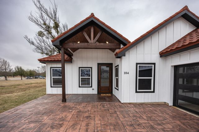 104 Mansfield Road, Cleburne, TX 76031