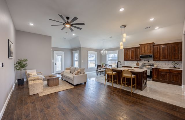 104 Mansfield Road, Cleburne, TX 76031