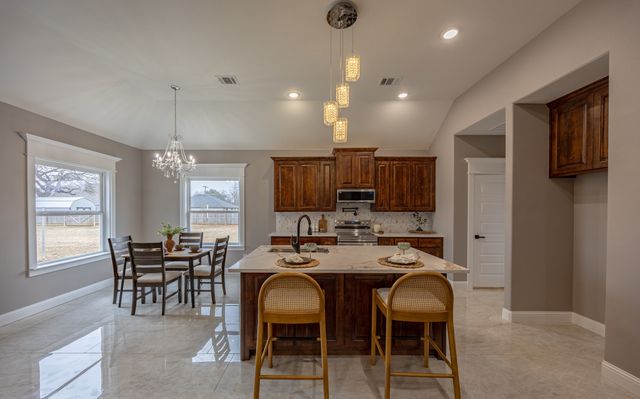 104 Mansfield Road, Cleburne, TX 76031