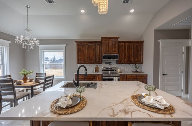 104 Mansfield Road, Cleburne, TX 76031