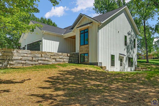 6855 SW Aylesbury RD, Topeka, KS 66610