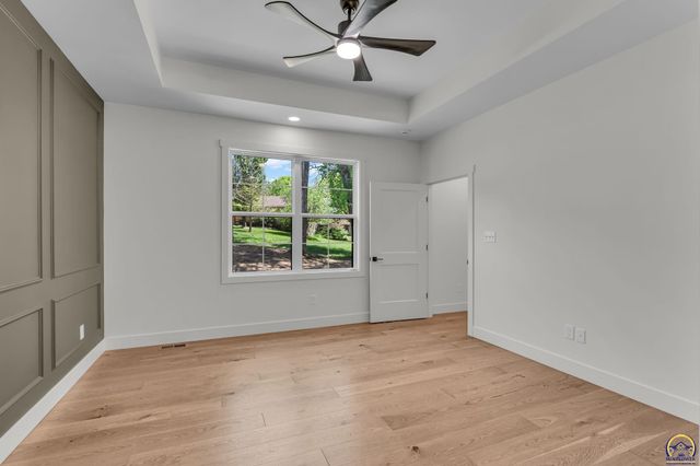 6855 SW Aylesbury RD, Topeka, KS 66610