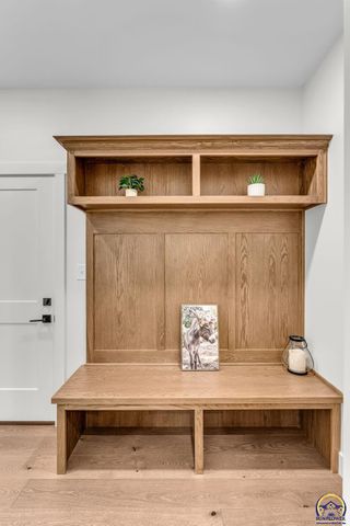 6855 SW Aylesbury RD, Topeka, KS 66610