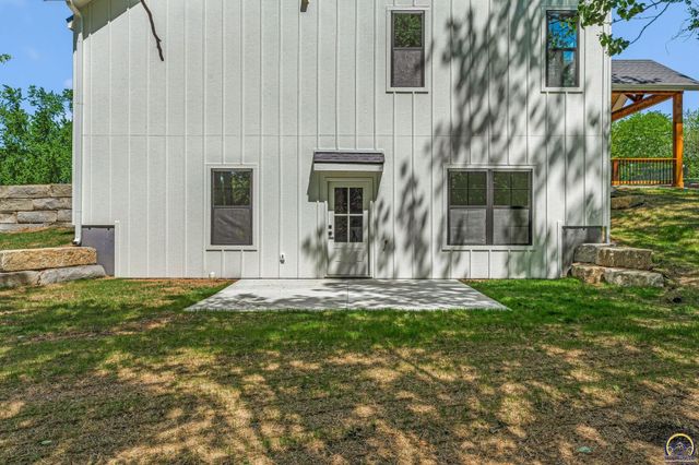 6855 SW Aylesbury RD, Topeka, KS 66610