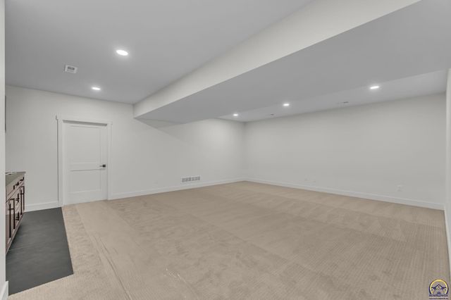 6855 SW Aylesbury RD, Topeka, KS 66610