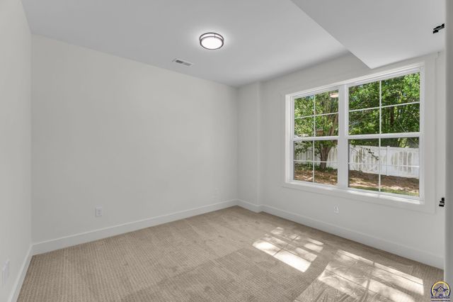 6855 SW Aylesbury RD, Topeka, KS 66610