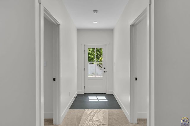 6855 SW Aylesbury RD, Topeka, KS 66610