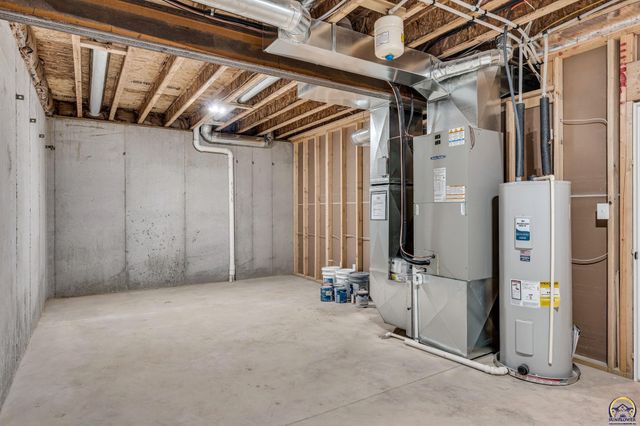 6855 SW Aylesbury RD, Topeka, KS 66610