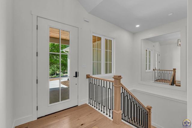 6855 SW Aylesbury RD, Topeka, KS 66610