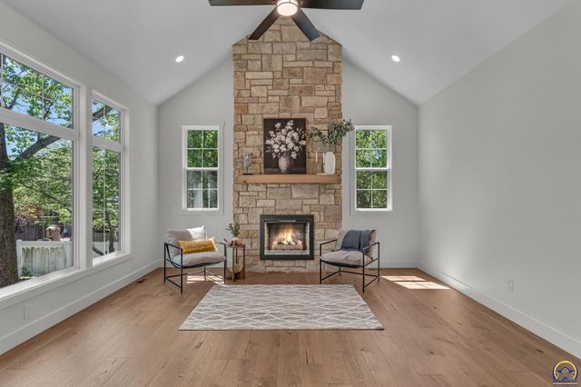 6855 SW Aylesbury RD, Topeka, KS 66610