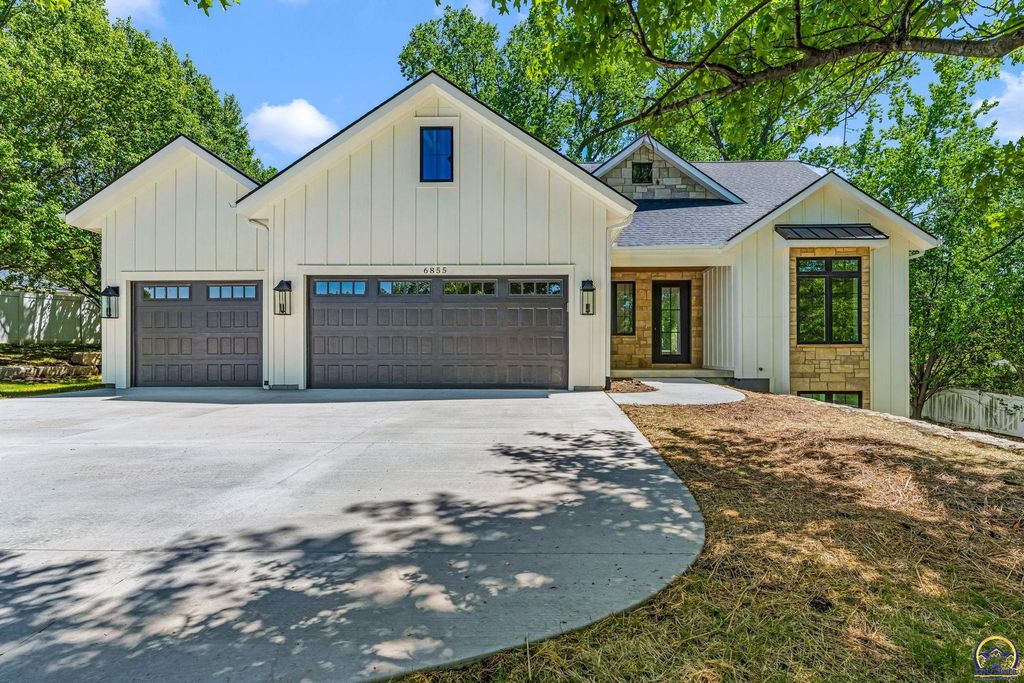 6855 SW Aylesbury RD, Topeka, KS 66610