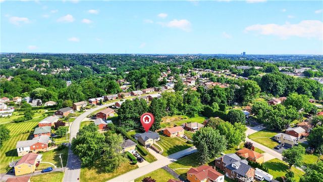 5032 Azalea Dr, Whitehall, PA 15236