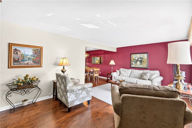 5032 Azalea Dr, Whitehall, PA 15236