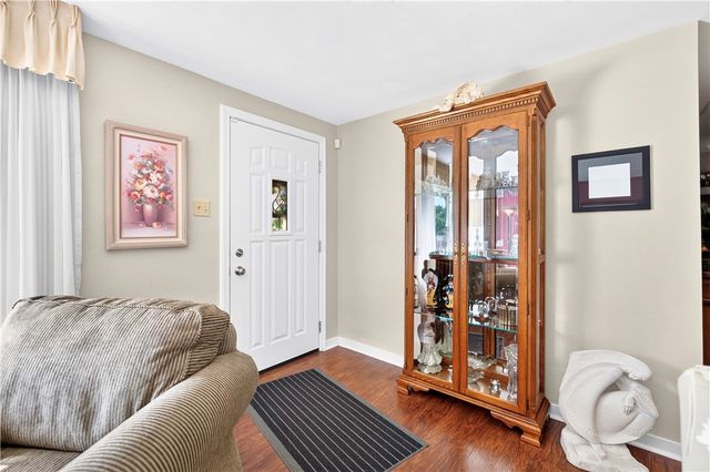 5032 Azalea Dr, Whitehall, PA 15236