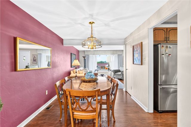 5032 Azalea Dr, Whitehall, PA 15236