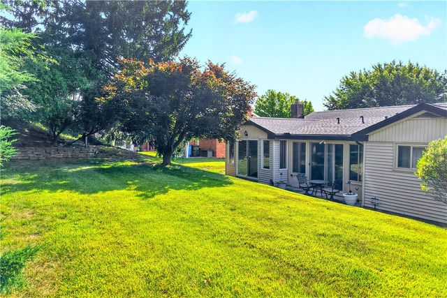 5032 Azalea Dr, Whitehall, PA 15236