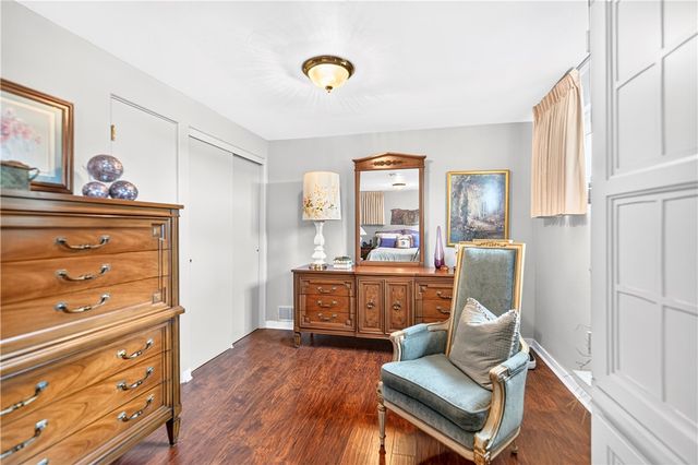 5032 Azalea Dr, Whitehall, PA 15236