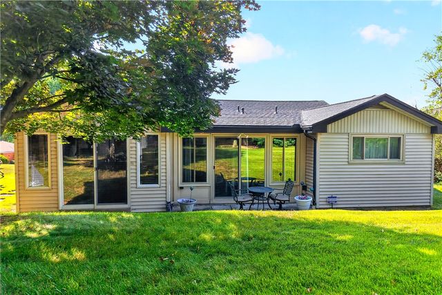 5032 Azalea Dr, Whitehall, PA 15236