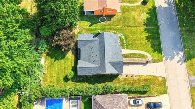 5032 Azalea Dr, Whitehall, PA 15236