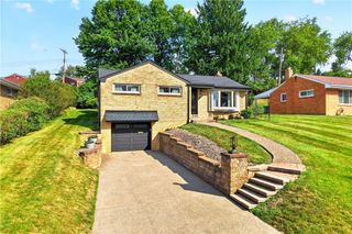 5032 Azalea Dr, Whitehall, PA 15236