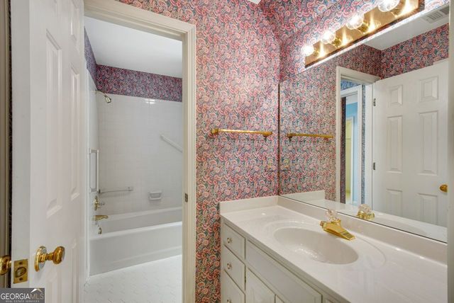 2285 Littlebrooke Trace, Dunwoody, GA 30338
