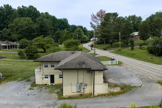 102 Osborne Private Drive, Johnson City, TN 37601